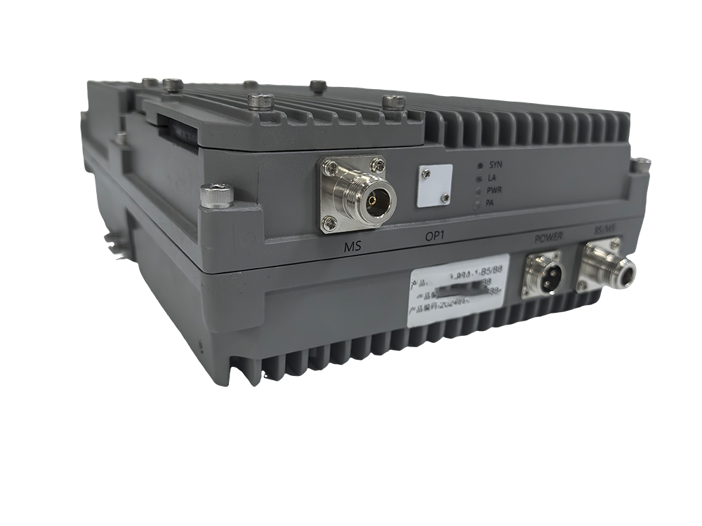  平原三频手机信号接收器2000㎡